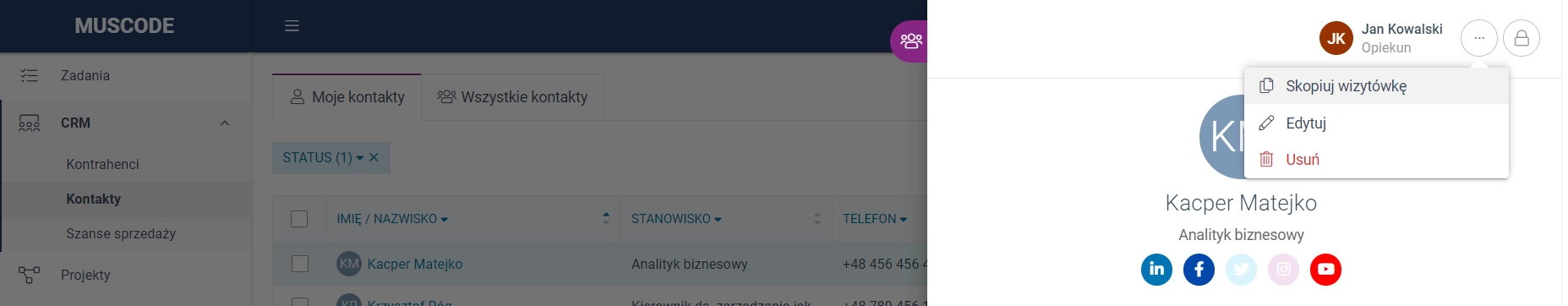 Zrzut ekranu przedstawiający opcję skopiowania wizytówki kontaktu. 