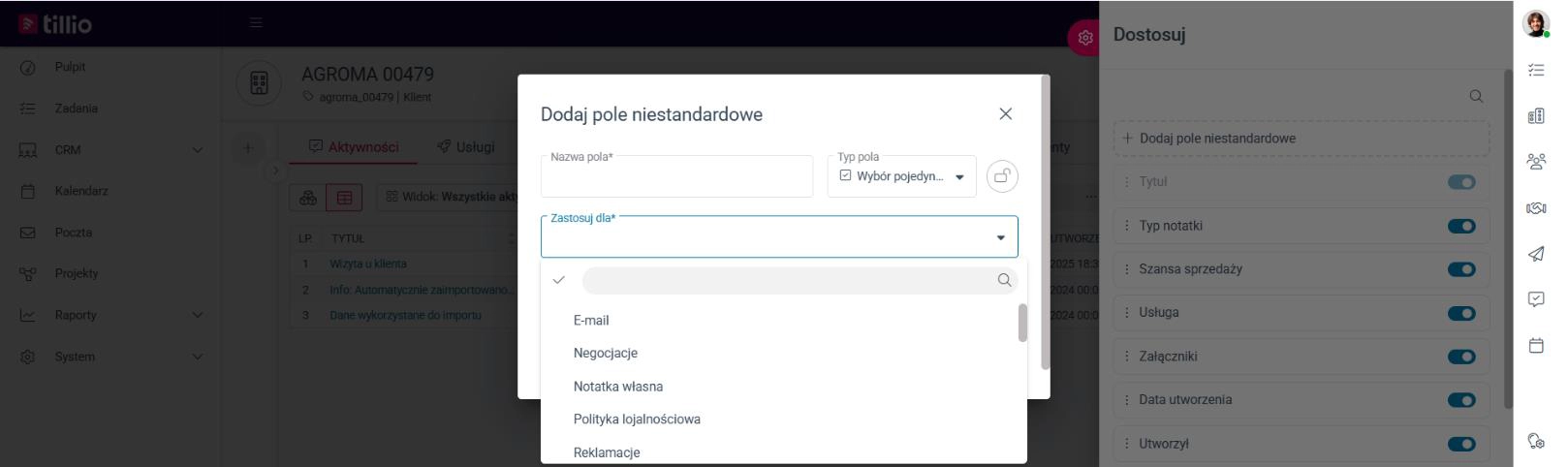 Zrzut ekranu przedstawiający dodawanie pola niestandardowego dla aktywności.